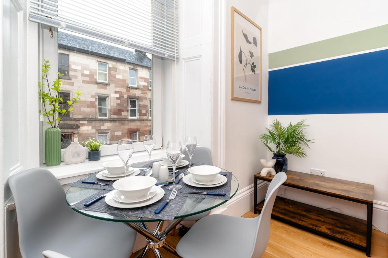 Cosy Retreat - Charming 2-Bed Apartment Greenock Ngoại thất bức ảnh