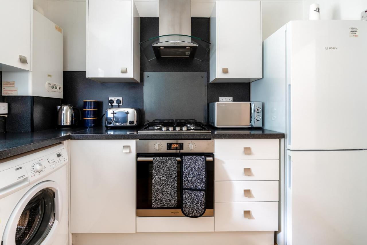 Cosy Retreat - Charming 2-Bed Apartment Greenock Ngoại thất bức ảnh