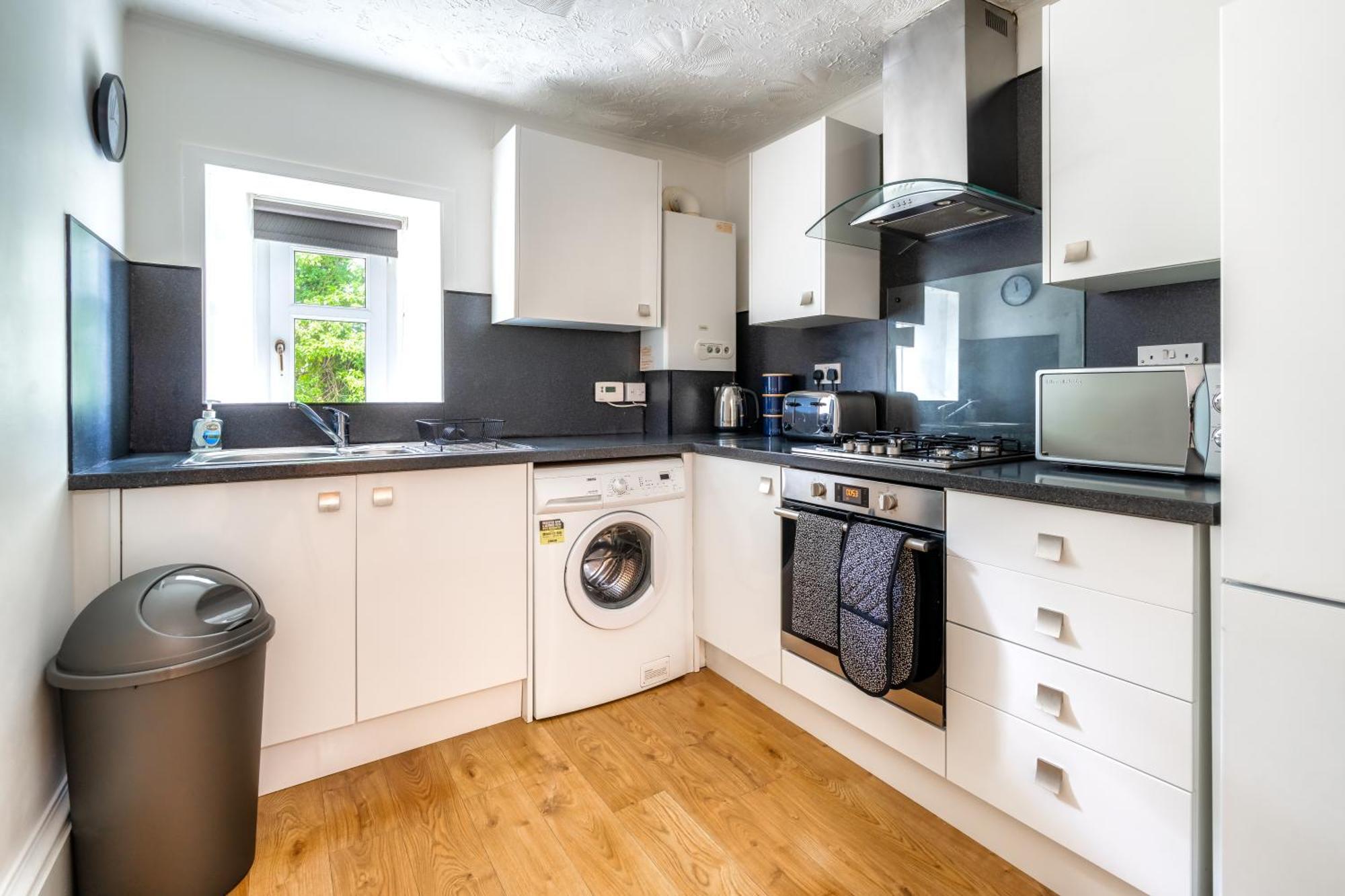 Cosy Retreat - Charming 2-Bed Apartment Greenock Ngoại thất bức ảnh